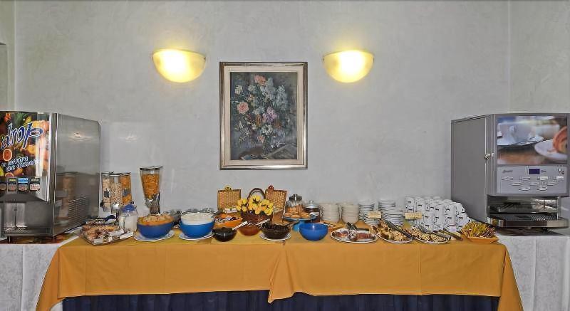 וירג'יו Hotel Garden מראה חיצוני תמונה