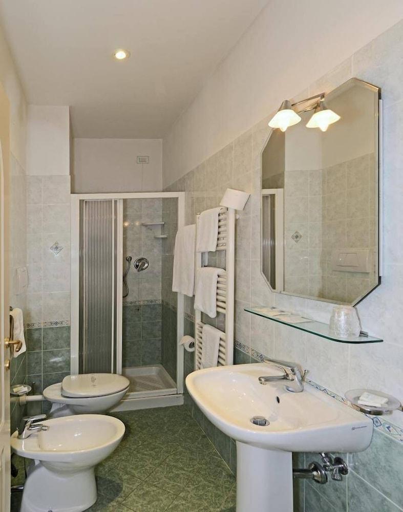 וירג'יו Hotel Garden מראה חיצוני תמונה