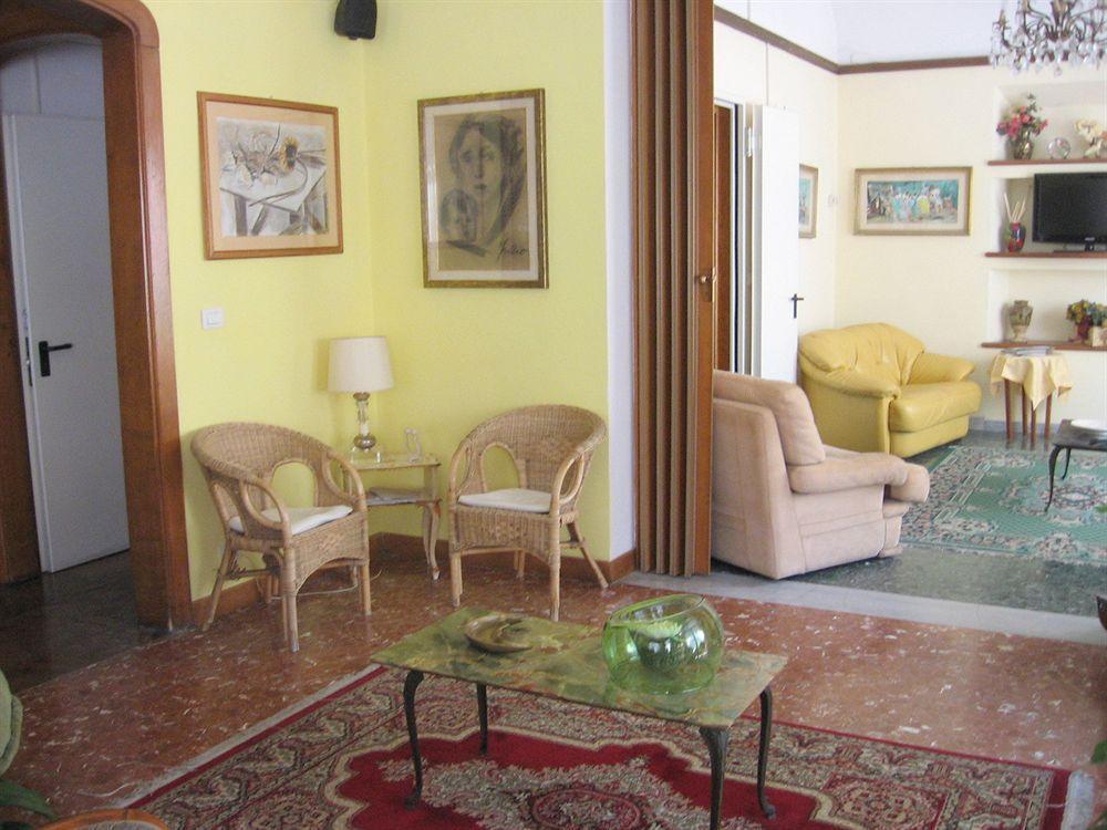 וירג'יו Hotel Garden מראה חיצוני תמונה