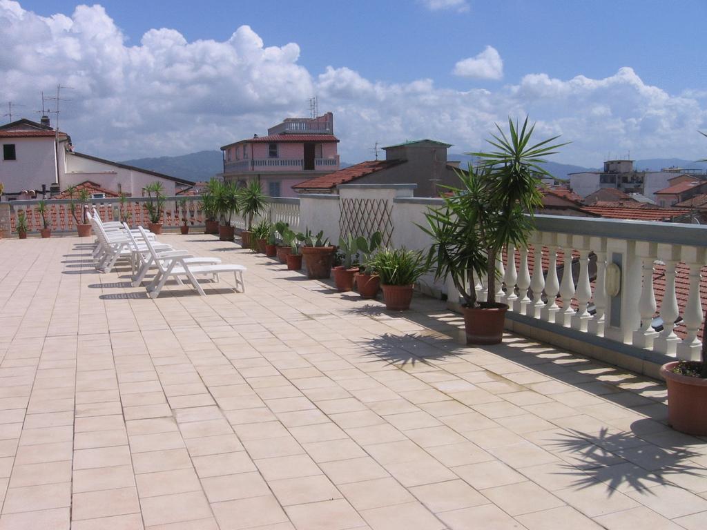 וירג'יו Hotel Garden מראה חיצוני תמונה