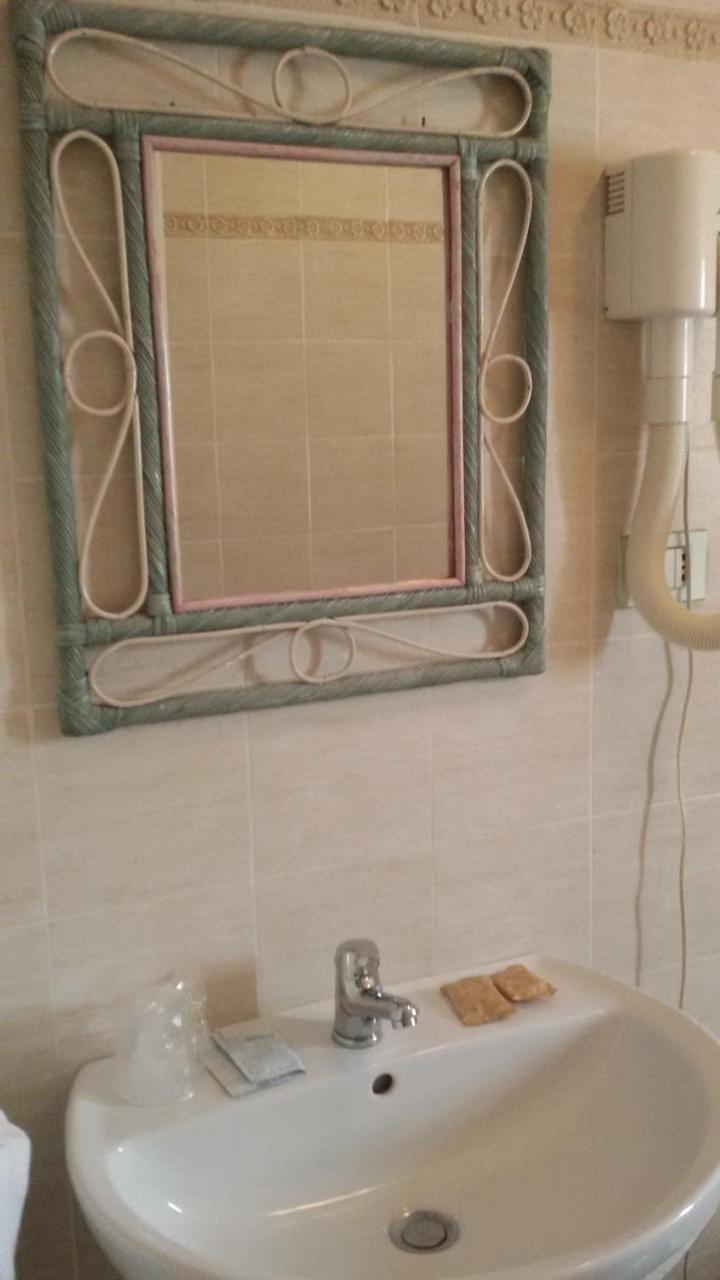 וירג'יו Hotel Garden מראה חיצוני תמונה